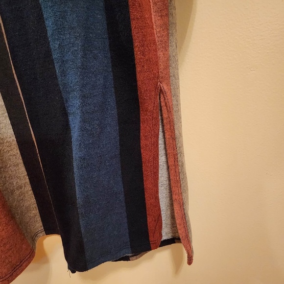 Saints & Hearts Long Striped Cardigan with Pockets - Picture 4 of 6